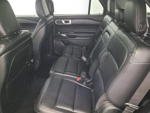 Used 2020 Ford Explorer XLT w/ Equipment Group 202A image 18