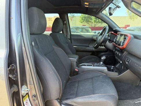 Used 2016 Toyota Tacoma TRD Sport RWD image 29