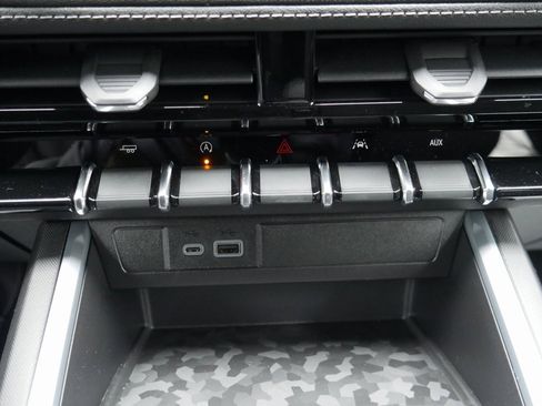 New 2026 Chevrolet Colorado LT image 17