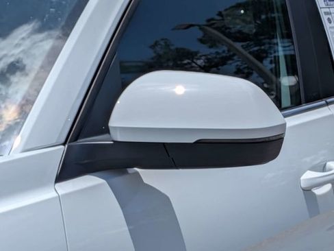Certified 2025 Volkswagen Atlas Cross Sport SE FWD image 9