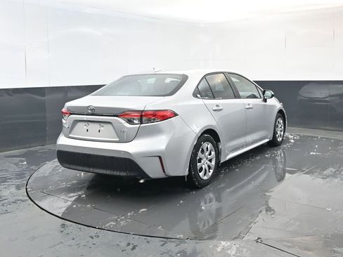 Used 2025 Toyota Corolla LE image 5