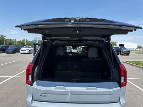 Used 2025 Ford Expedition Tremor AWD/4WD image 43
