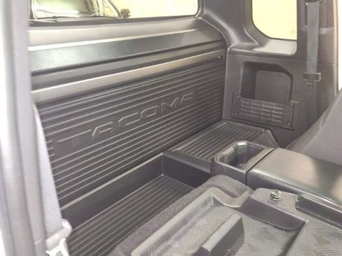 Used 2024 Toyota Tacoma SR image 18