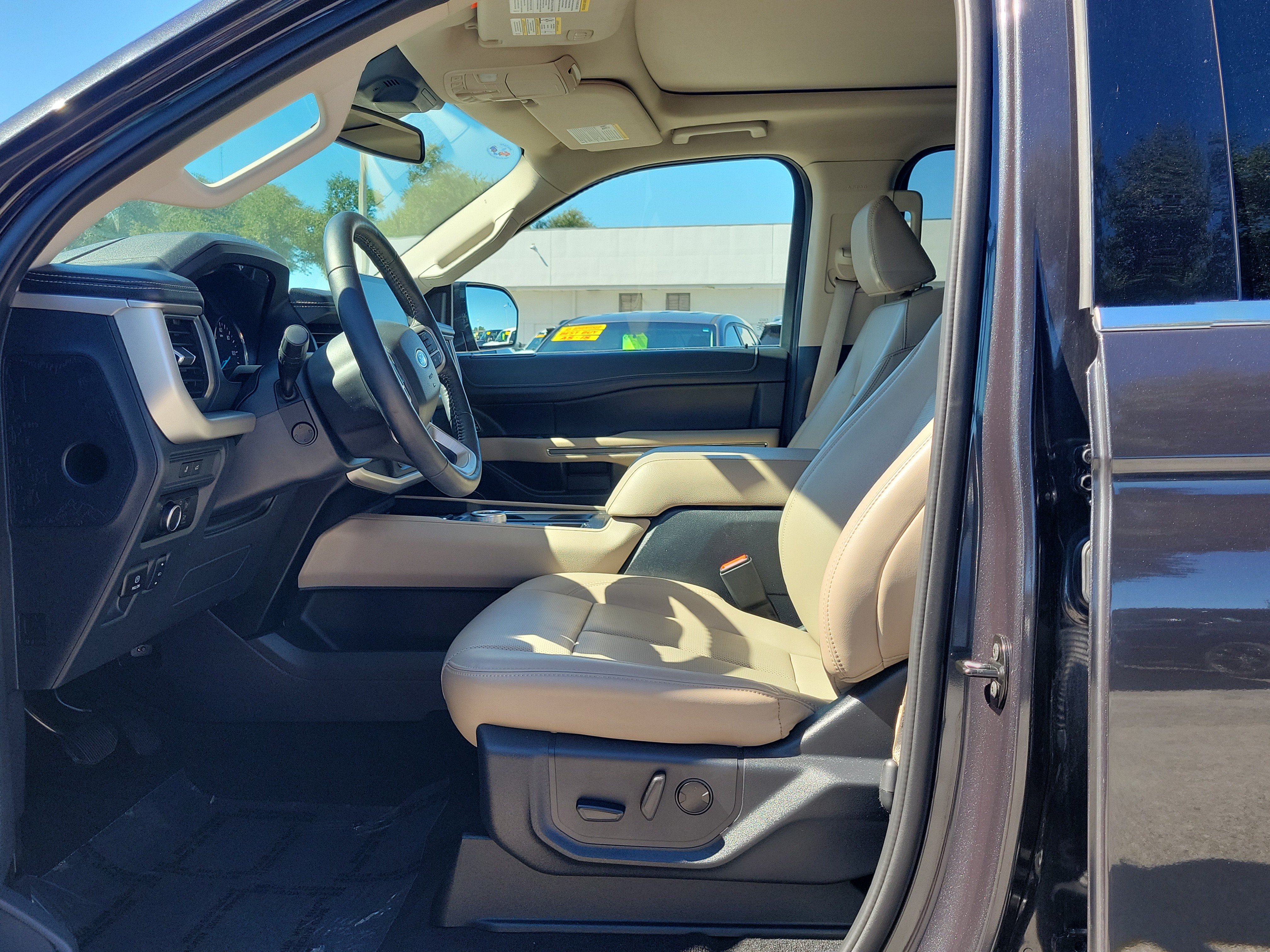 Certified 2024 Ford Expedition XLT RWD image 20