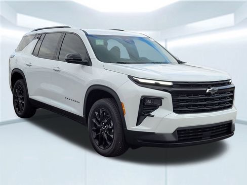 New 2026 Chevrolet Traverse LT w/ Midnight/Sport Edition FWD image 8
