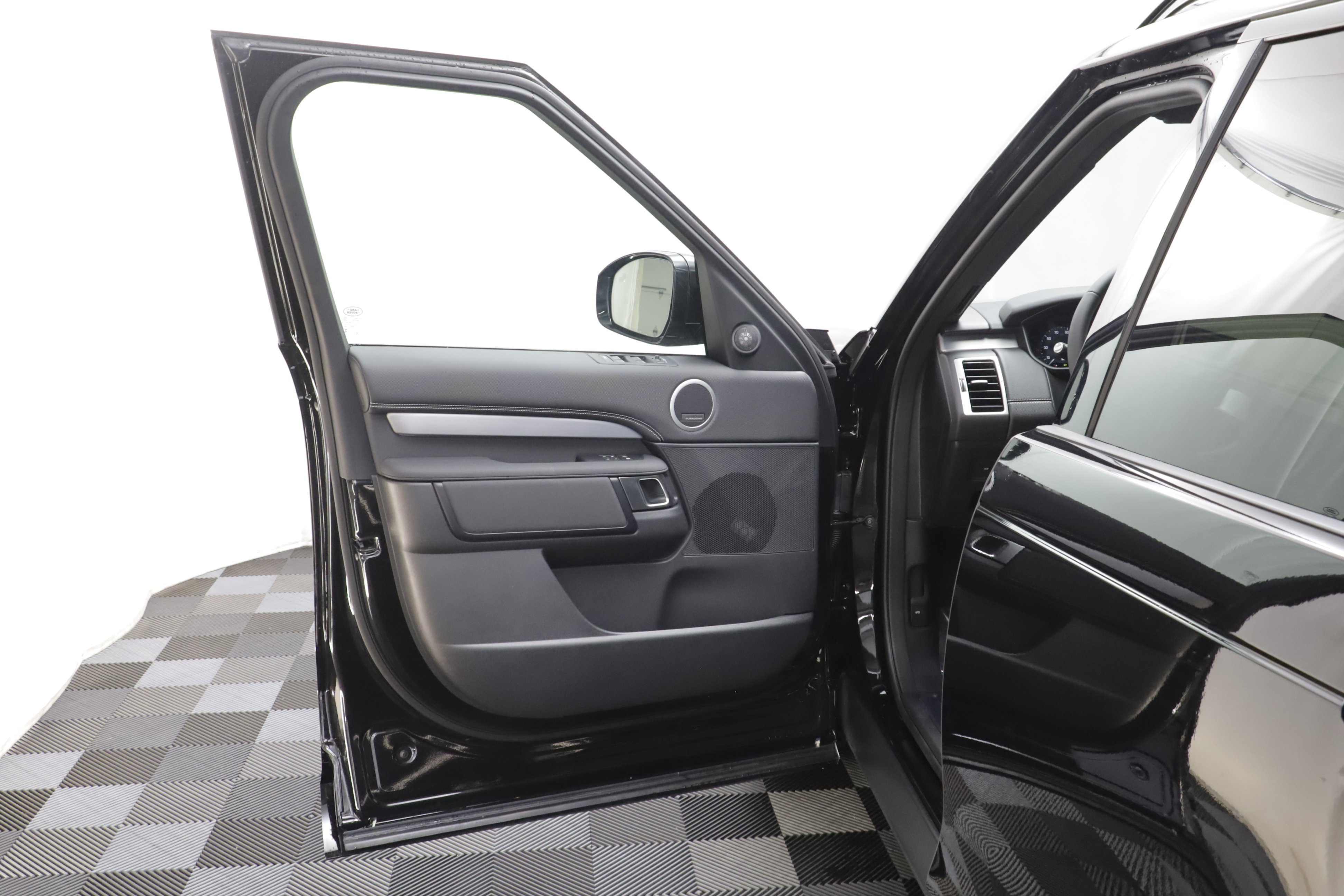New 2026 Land Rover Discovery Limited Edition AWD/4WD image 6
