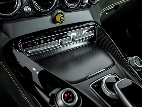 Used 2018 Mercedes-Benz AMG GT R image 27