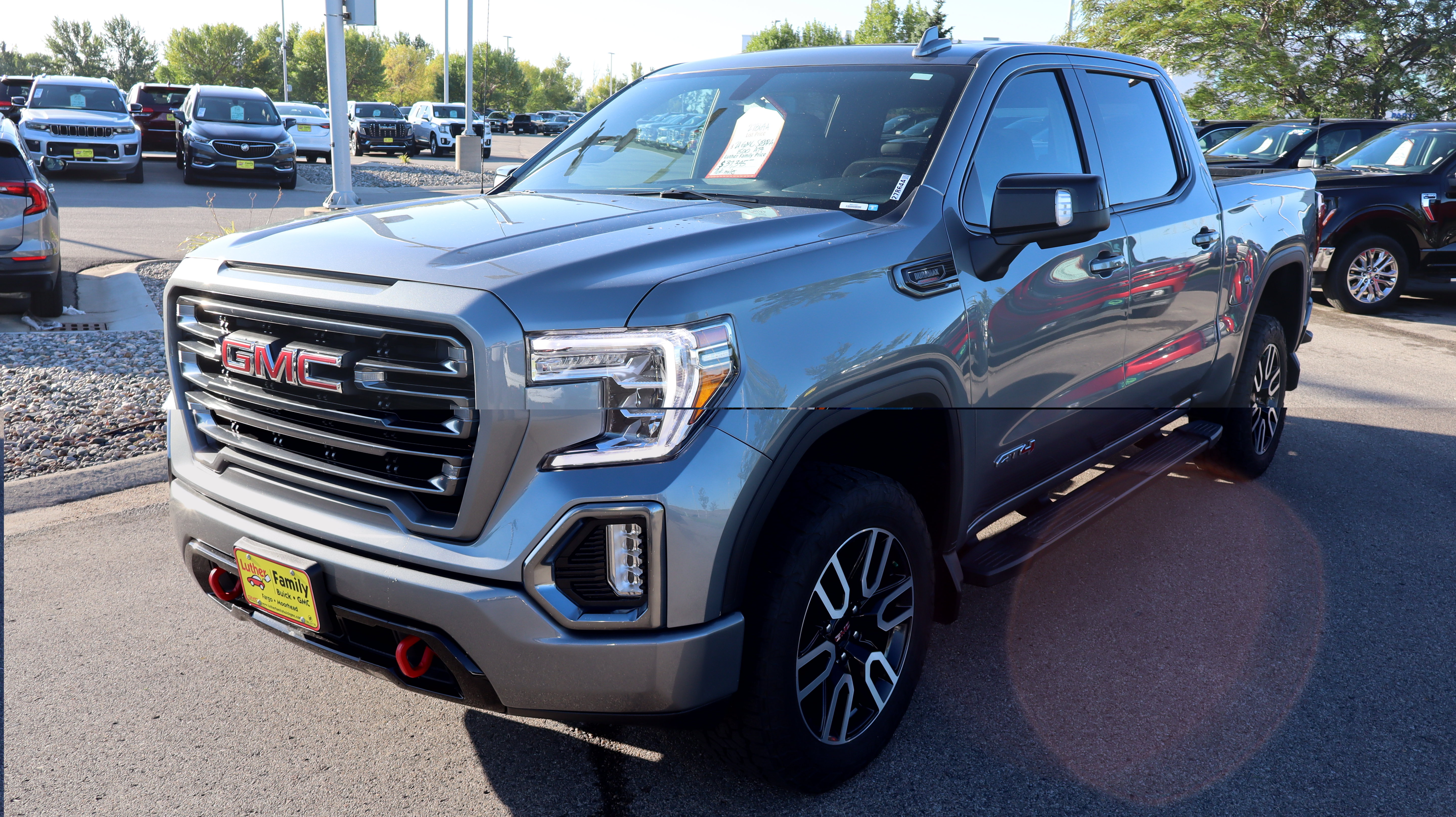 Used 2021 GMC Sierra 1500 AT4 w/ AT4 Preferred Package AWD/4WD image 3