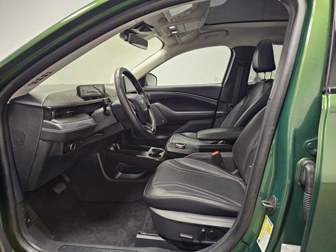 Used 2024 Ford Mustang Mach-E Premium image 18