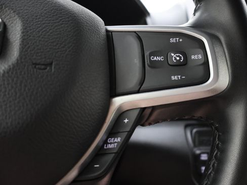 Used 2024 RAM 2500 Big Horn w/ Night Edition AWD/4WD image 14