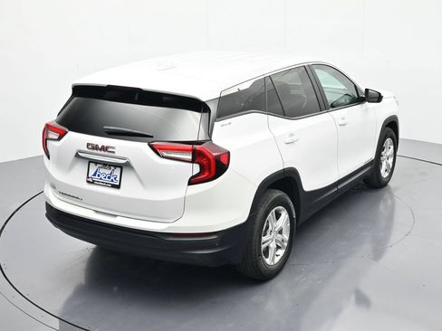 Used 2024 GMC Terrain SLE FWD image 32