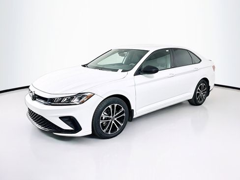 Used 2025 Volkswagen Jetta Sport image 3