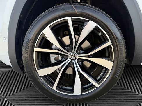 New 2025 Volkswagen Atlas SEL Premium R-Line image 14