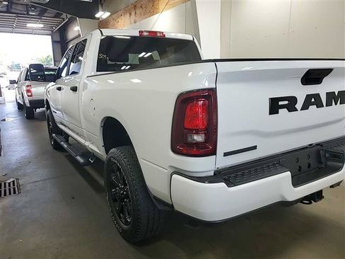 Used 2025 RAM 2500 Big Horn AWD/4WD image 4