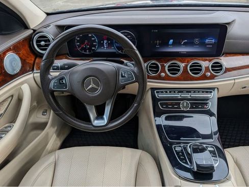 Used 2018 Mercedes-Benz E 300 E300 4MATIC w/ Premium 2 Package image 22