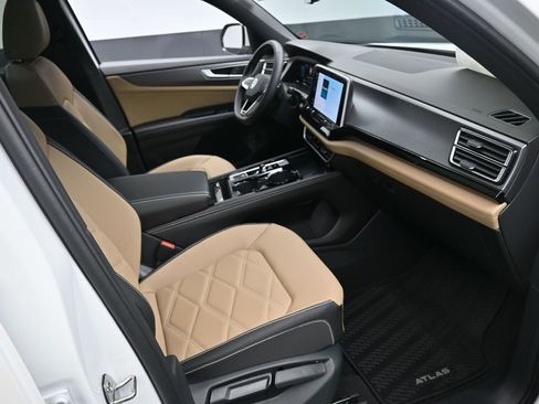 New 2026 Volkswagen Atlas Cross Sport SE image 30