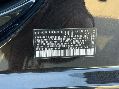Used 2025 Volkswagen Jetta SE FWD image 31