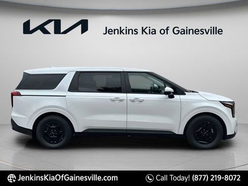 New 2026 Kia Carnival LXS image 2