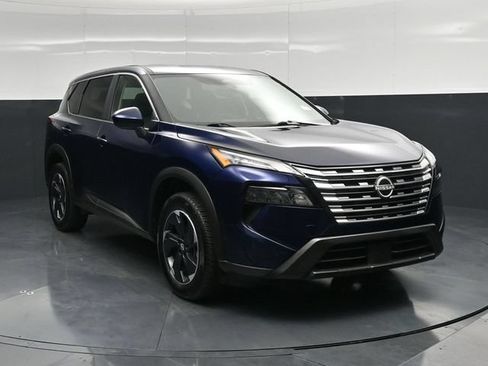 Used 2025 Nissan Rogue SV AWD/4WD image 5