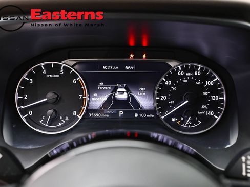 Used 2023 Nissan Rogue SV AWD/4WD image 17