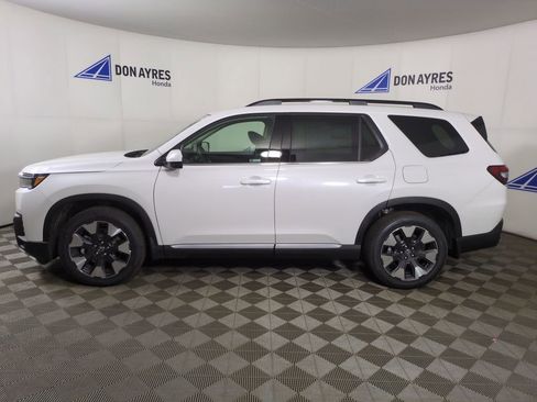New 2026 Honda Pilot Elite image 2