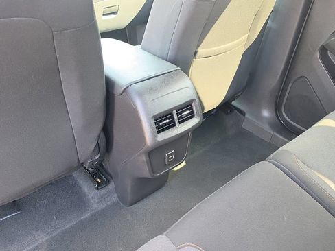Used 2024 Chevrolet Equinox LT AWD/4WD image 25