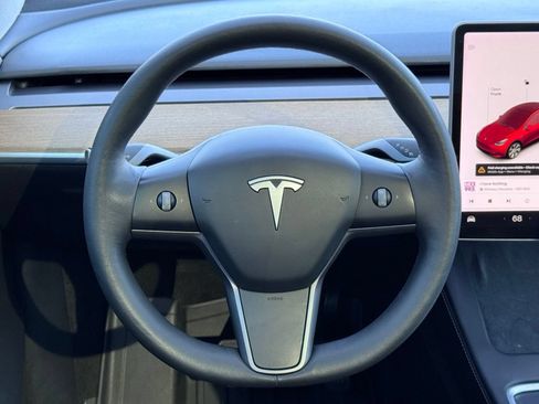 Used 2022 Tesla Model Y Long Range AWD/4WD image 7