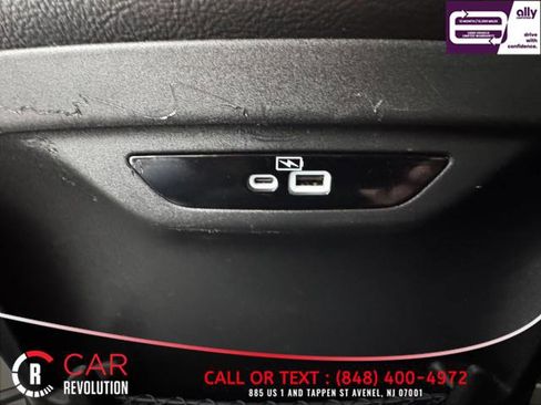 Used 2022 Chrysler Pacifica Touring-L image 22