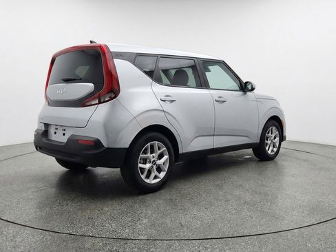Used 2025 Kia Soul LX w/ LX Technology Package image 9