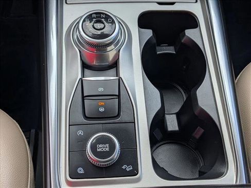 Used 2022 Ford Explorer Limited image 12