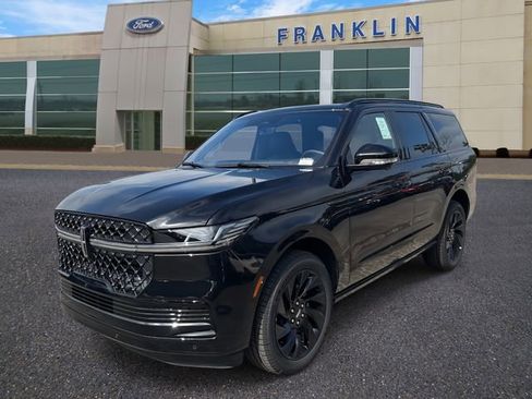 New 2025 Lincoln Navigator Reserve w/ Jet Appearance Package image 3