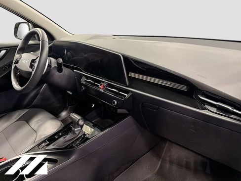 Used 2024 Kia Niro EX Touring FWD image 30