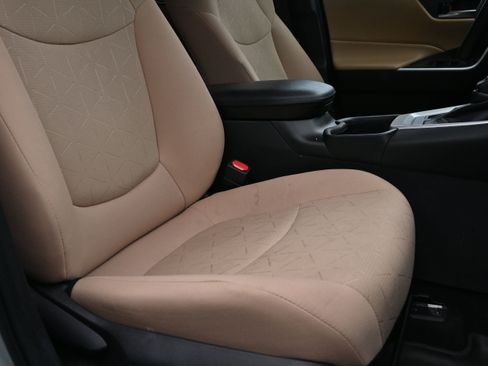 Used 2022 Toyota RAV4 XLE image 34