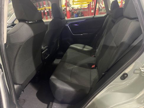 Used 2022 Toyota RAV4 XLE w/ Convenience Package image 7