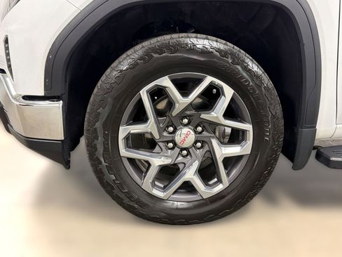 Used 2023 GMC Sierra 1500 SLT w/ SLT Premium Plus Package AWD/4WD image 10