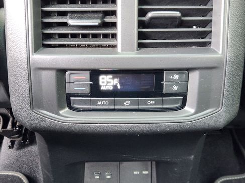 Certified 2021 Volkswagen Atlas SE image 23