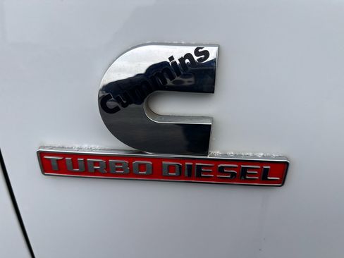 Used 2019 RAM 3500 Tradesman w/ Chrome Appearance Group image 33