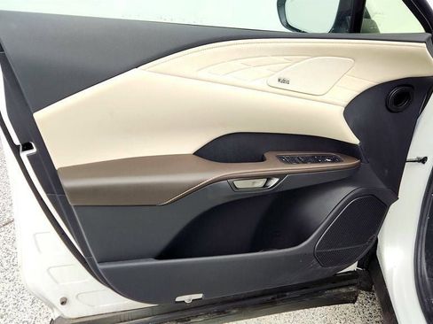 Used 2024 Lexus RX 450h AWD w/ Convenience Package image 11