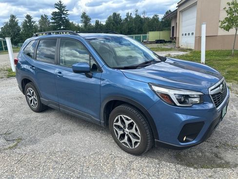 Used 2021 Subaru Forester Premium AWD/4WD image 1