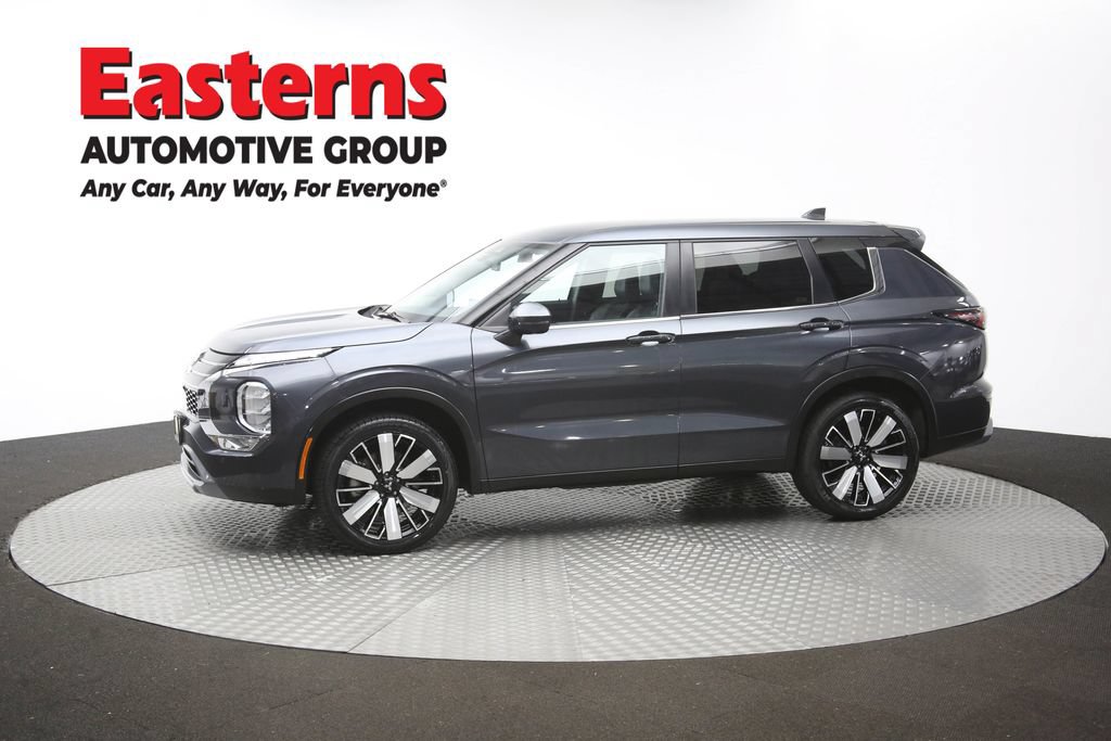 Used 2025 Mitsubishi Outlander SE AWD/4WD image 60