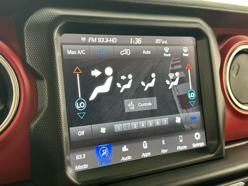 Used 2023 Jeep Wrangler Unlimited Rubicon w/ Cold Weather Group AWD/4WD image 16