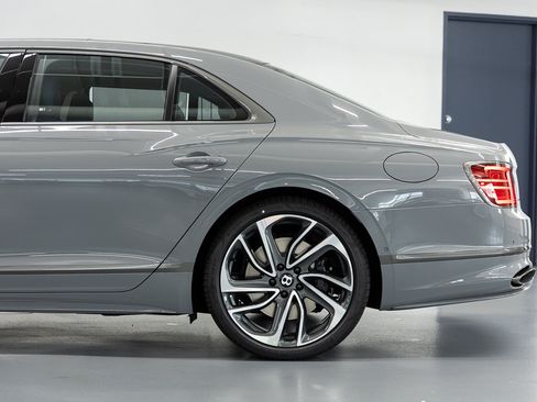 New 2026 Bentley Flying Spur Plug-In Hybrid AWD/4WD image 14