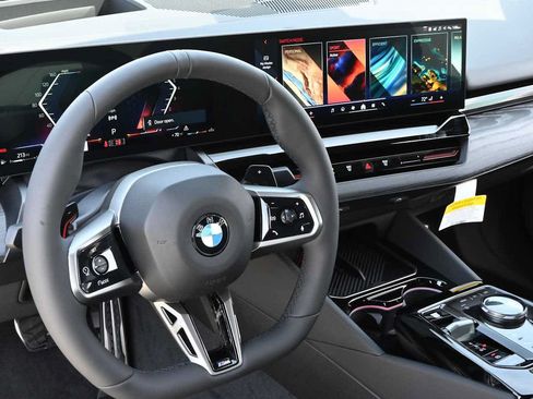 Used 2026 BMW 530i w/ M Sport Package RWD image 11