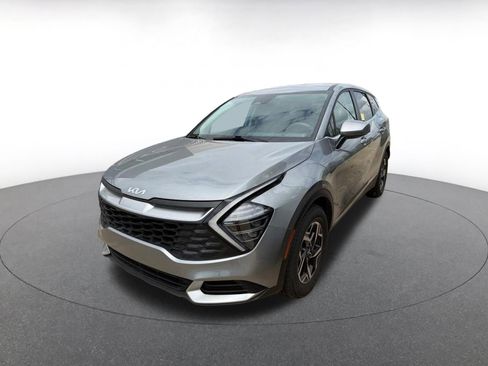 Used 2024 Kia Sportage LX image 3