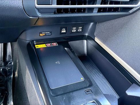 Used 2025 Toyota Camry LE FWD image 30