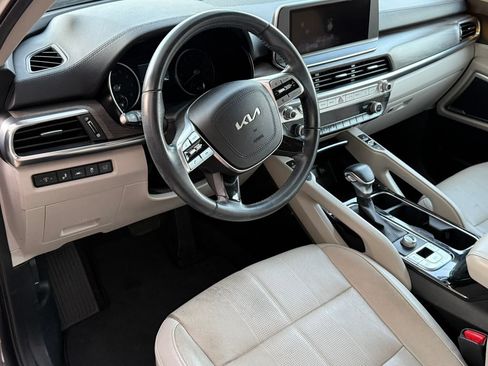Used 2022 Kia Telluride EX w/ EX Premium Package FWD image 8