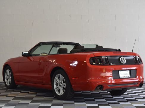 Used 2013 Ford Mustang Convertible image 9