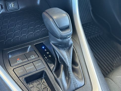 Certified 2024 Toyota RAV4 XLE FWD image 20