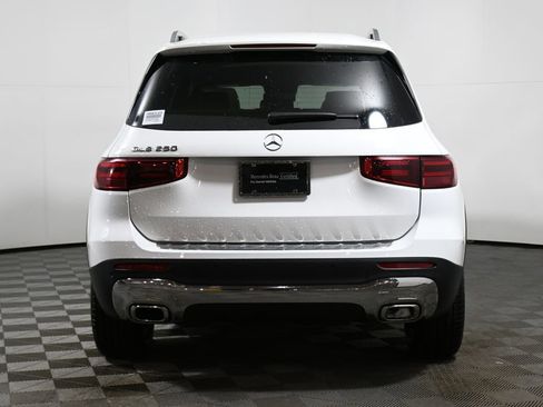 Used 2024 Mercedes-Benz GLB 250 GLB 250 image 9