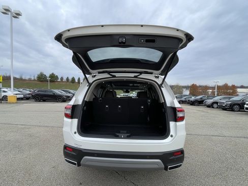 Used 2025 Honda Pilot Elite image 16